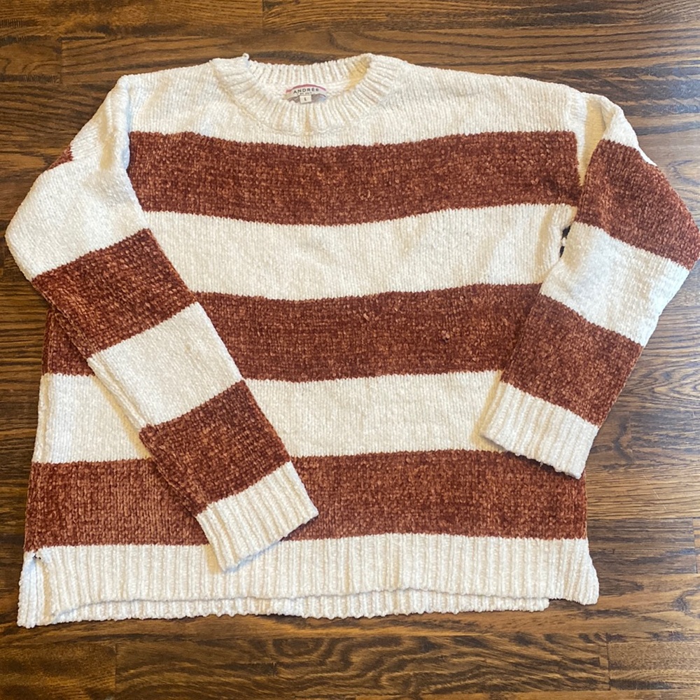 Andrée by Unit Boucle Sweater in Size Large
